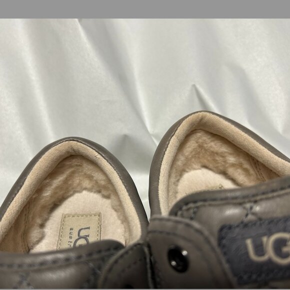 UGG Australia Jemma Slip-On Sneakers FADING ON LEFT SHOE Women's Size 8 - Picture 8 of 12